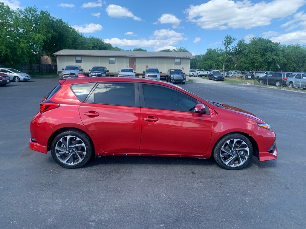 2016 Toyota Corolla Image 2