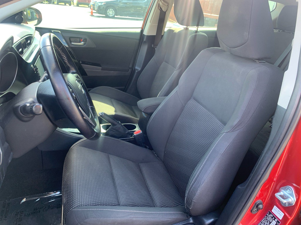 2016 Toyota Corolla Image 11