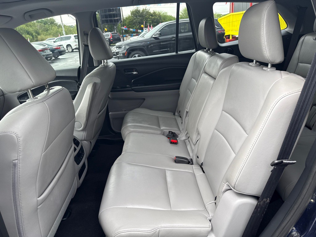 2016 Honda Pilot Image 11