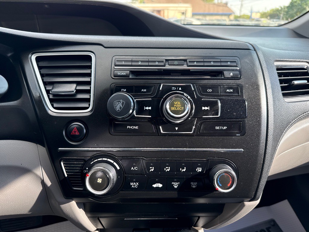 2015 Honda Civic Image 14