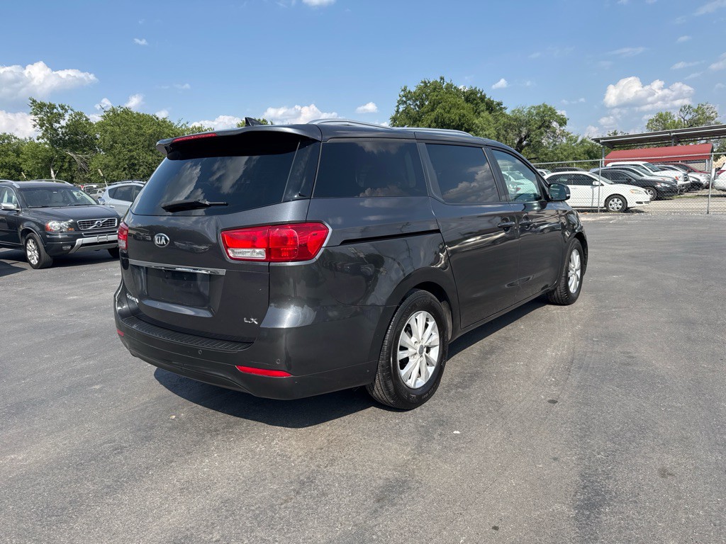 2017 Kia Sedona Image 3