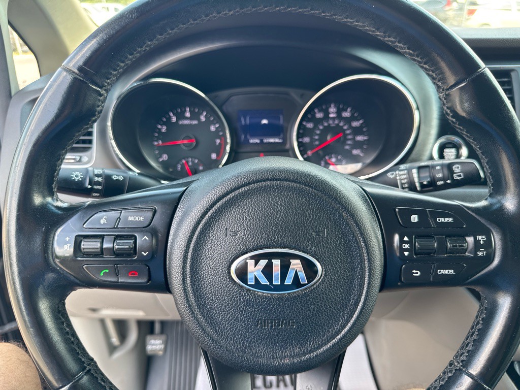 2017 Kia Sedona Image 13