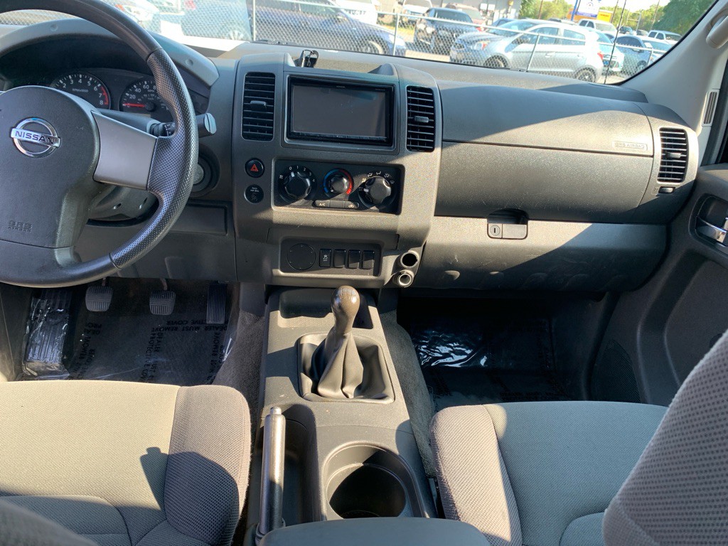 2012 Nissan Frontier Image 12