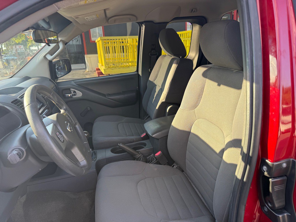 2012 Nissan Frontier Image 34