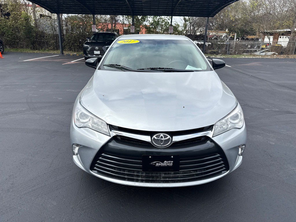 2017 Toyota Camry Image 8