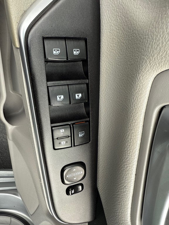 2017 Toyota Camry Image 9