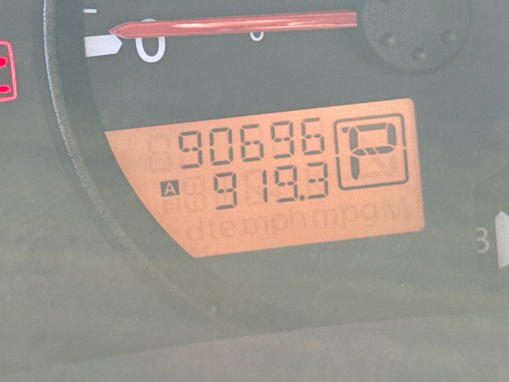 2012 Nissan Frontier Image 12