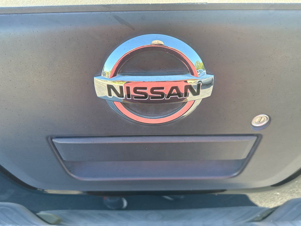 2012 Nissan Frontier Image 23