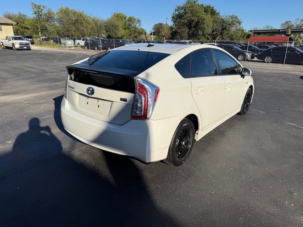 2015 Toyota Prius Image 3