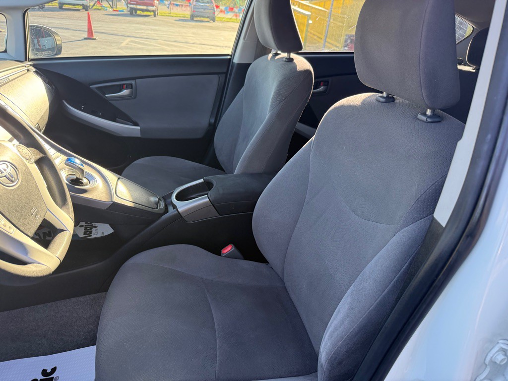 2015 Toyota Prius Image 11