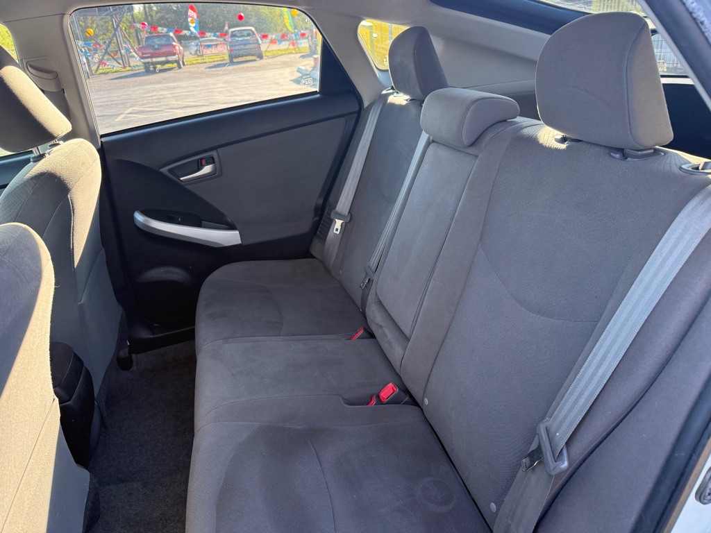 2015 Toyota Prius Image 12