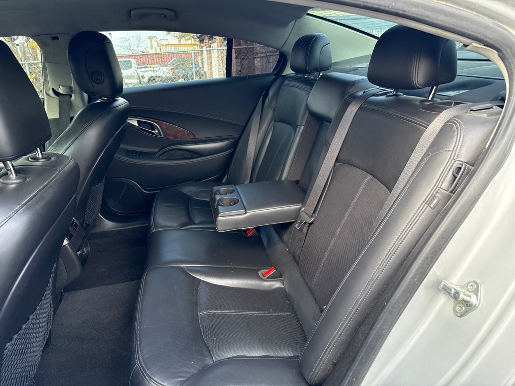 2012 Buick Lacrosse Image 11