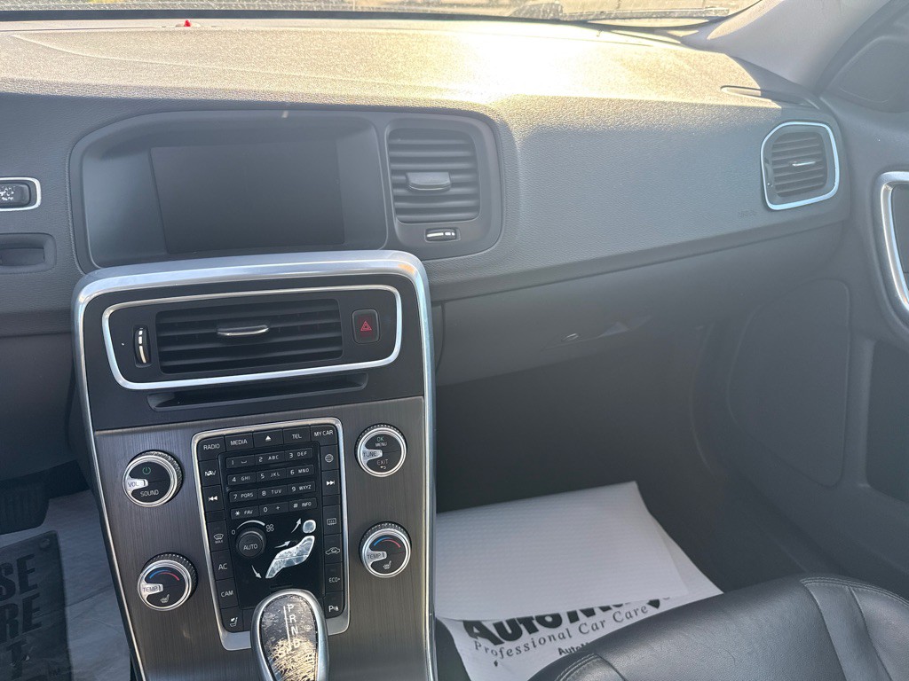 2016 Volvo S60 Image 14