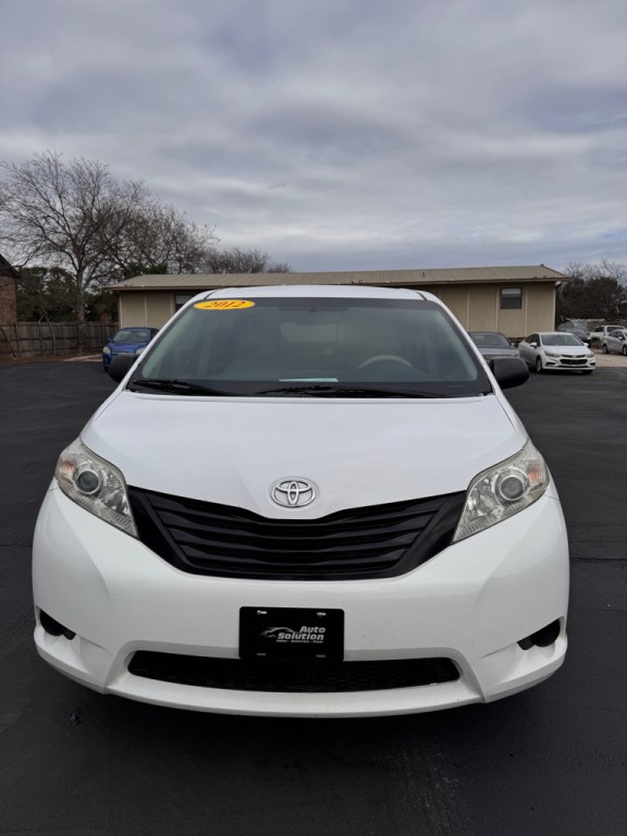 2012 Toyota Sienna Image 8