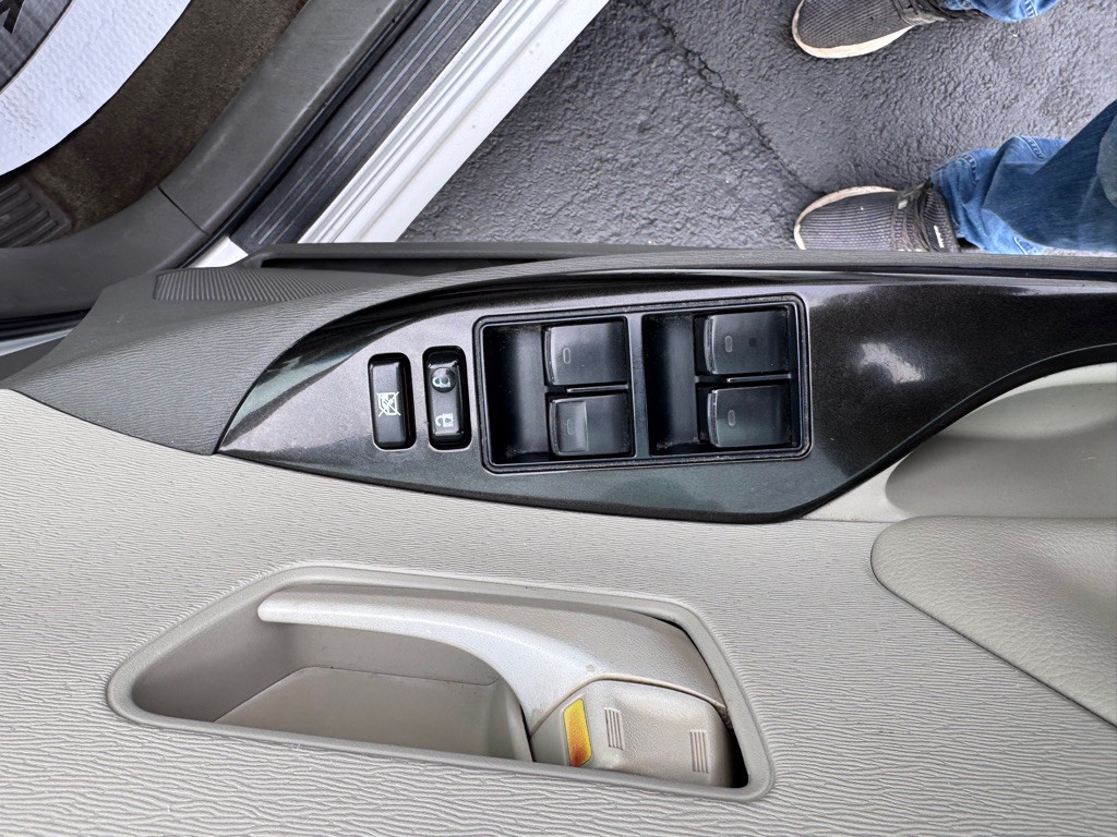 2012 Toyota Sienna Image 15