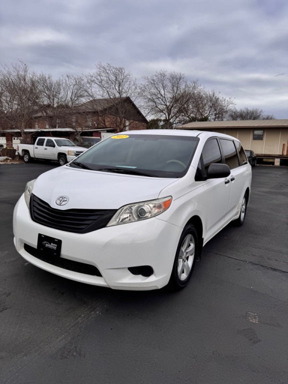 2012 Toyota Sienna Image 7