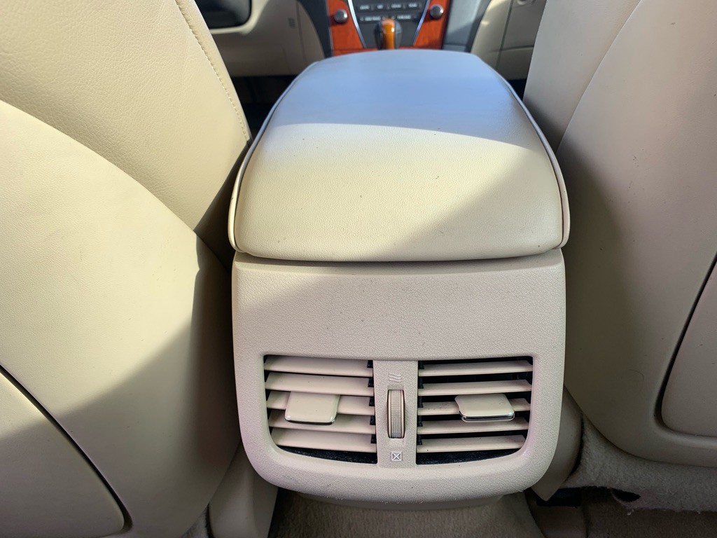 2010 Lexus ES Image 13