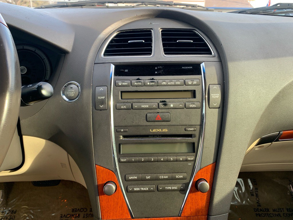 2010 Lexus ES Image 17