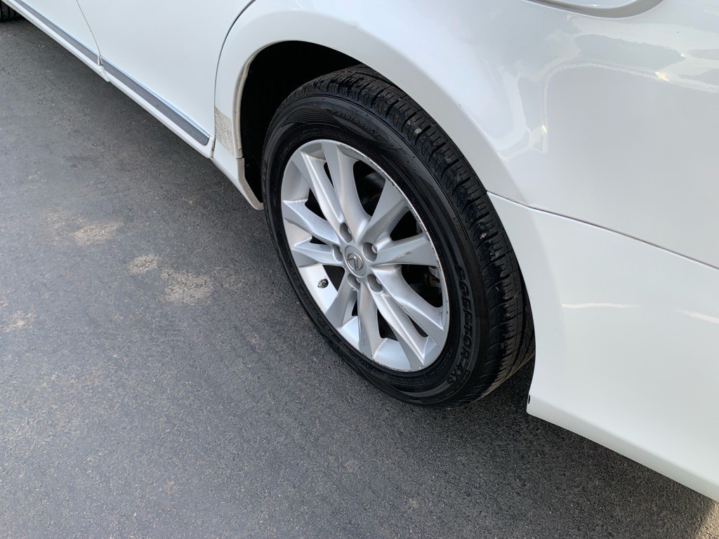 2010 Lexus ES Image 28