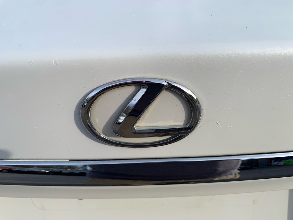 2010 Lexus ES Image 30