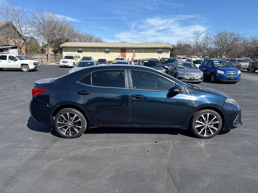 2017 Toyota Corolla Image 2