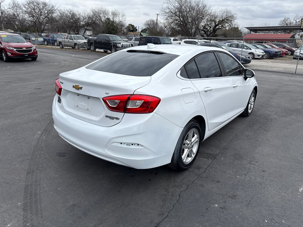 2018 Chevrolet Cruze Image 3