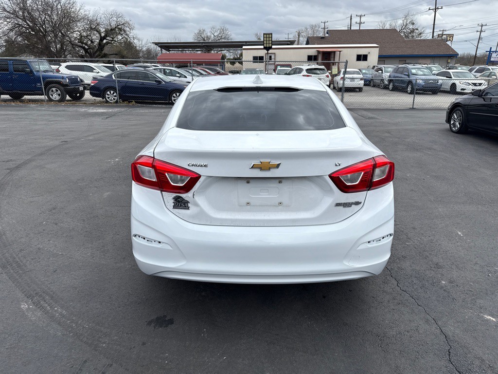 2018 Chevrolet Cruze Image 4