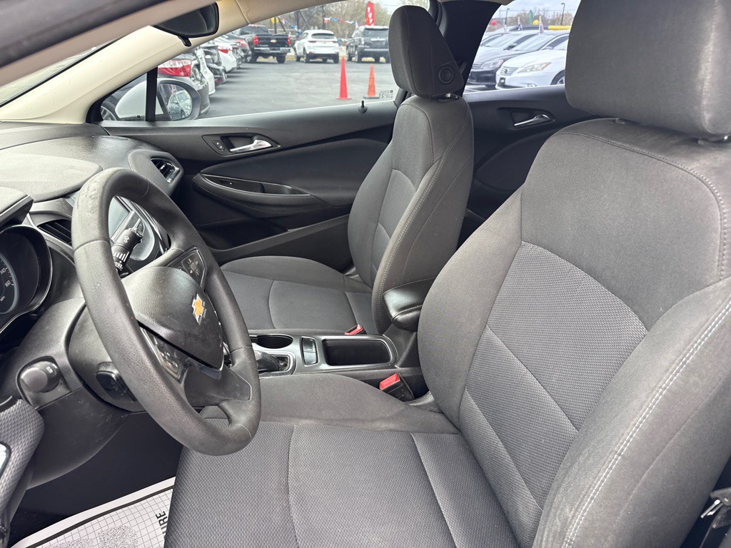 2018 Chevrolet Cruze Image 10