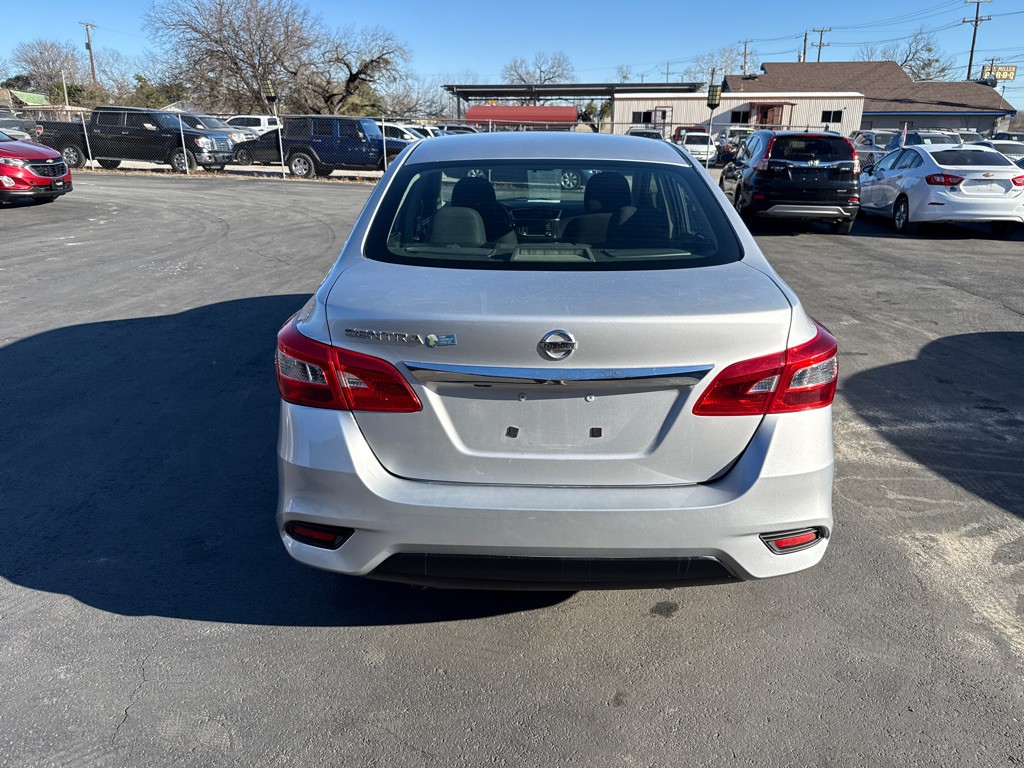 2018 Nissan Sentra Image 4