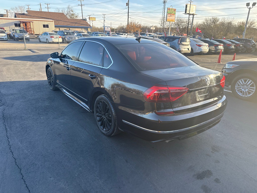 2017 Volkswagen Passat Image 5