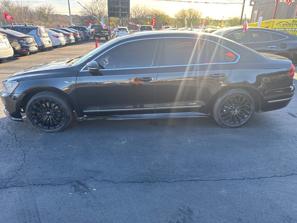 2017 Volkswagen Passat Image 6