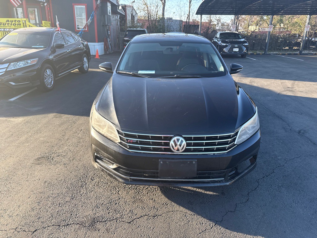 2017 Volkswagen Passat Image 8