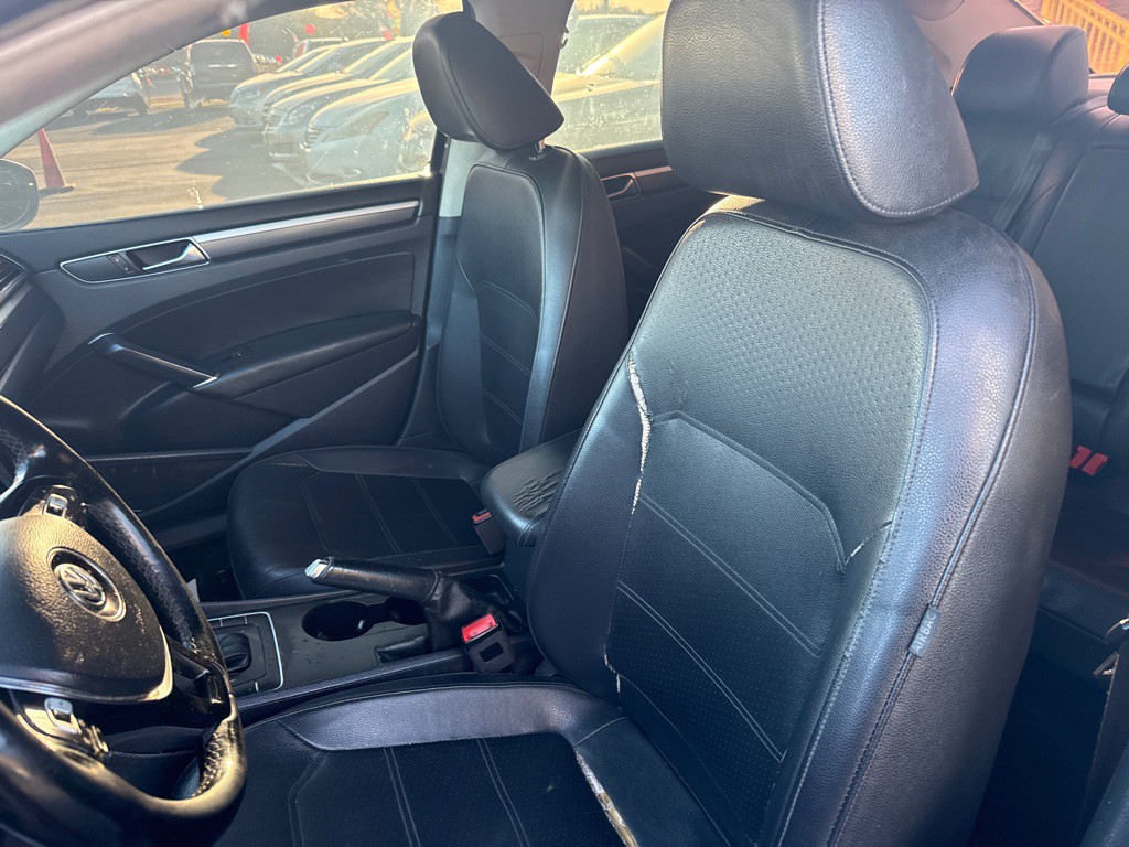 2017 Volkswagen Passat Image 10