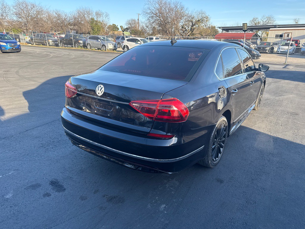 2017 Volkswagen Passat Image 3