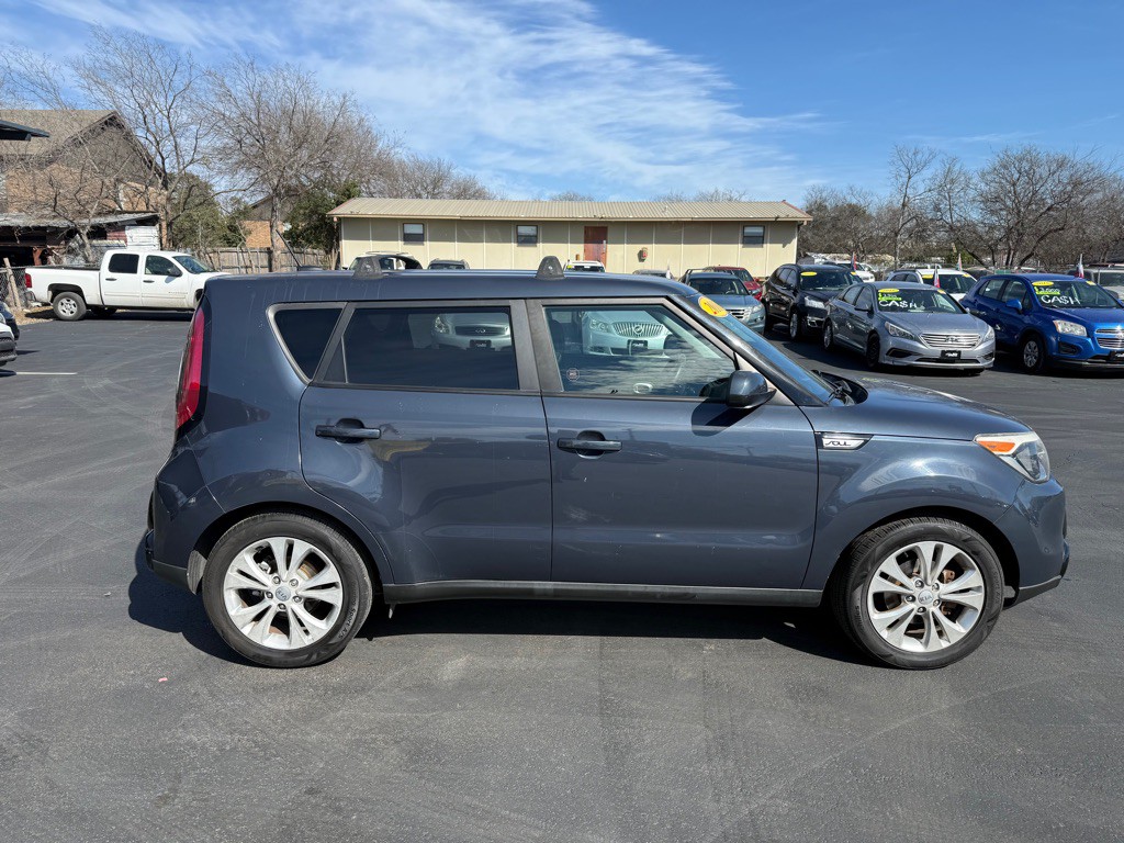 2016 Kia Soul Image 2