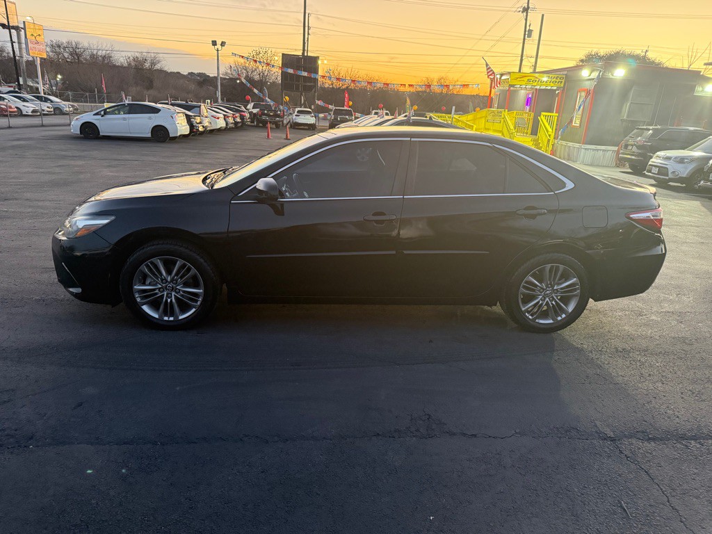 2016 Toyota Camry Image 6