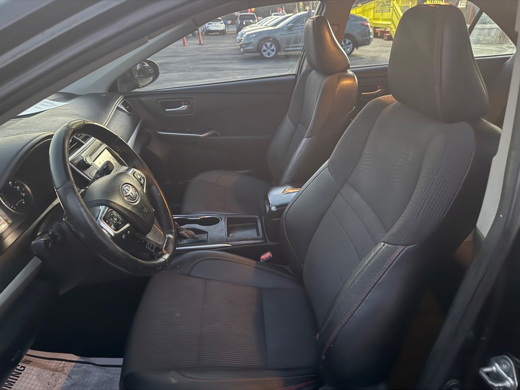 2016 Toyota Camry Image 9