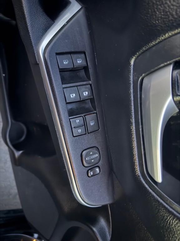 2016 Toyota Camry Image 11