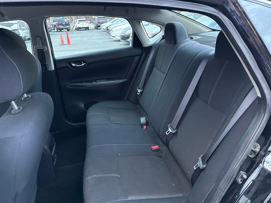 2017 Nissan Sentra Image 10