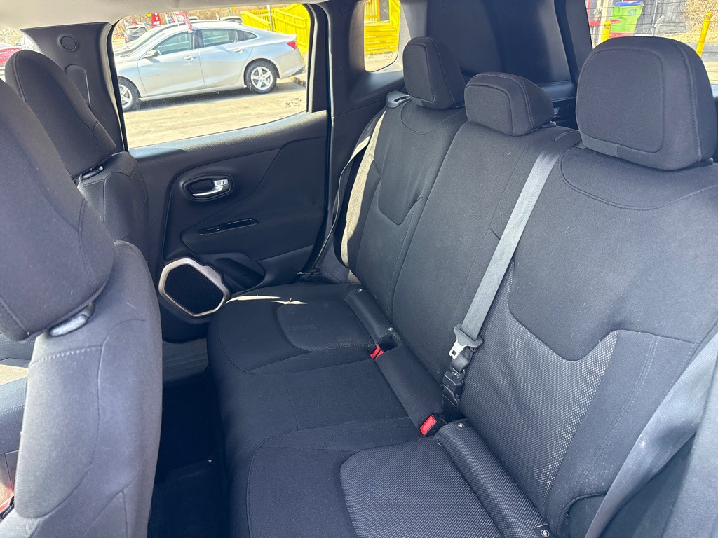 2015 Jeep Renegade Image 11