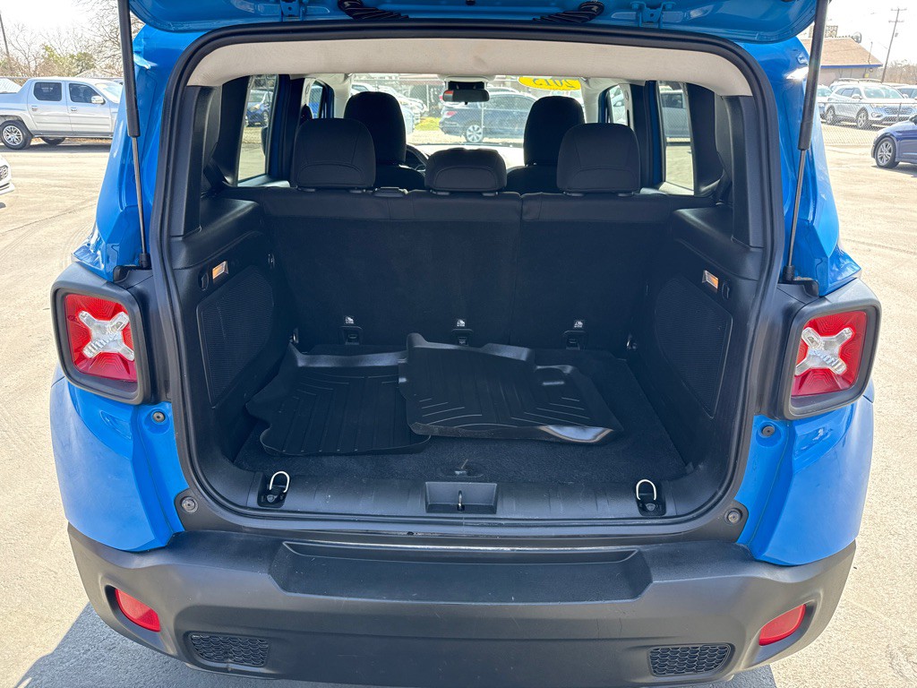 2015 Jeep Renegade Image 12