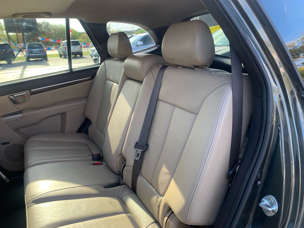 2012 Hyundai Santa Fe Image 11