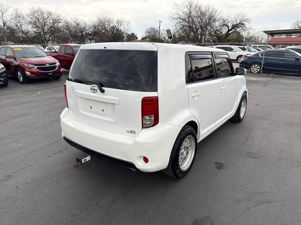 2014 Scion xB Image 3