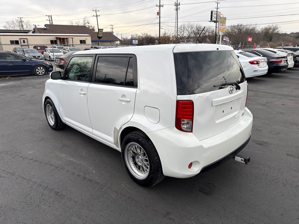 2014 Scion xB Image 5