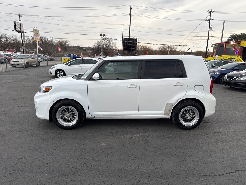 2014 Scion xB Image 6