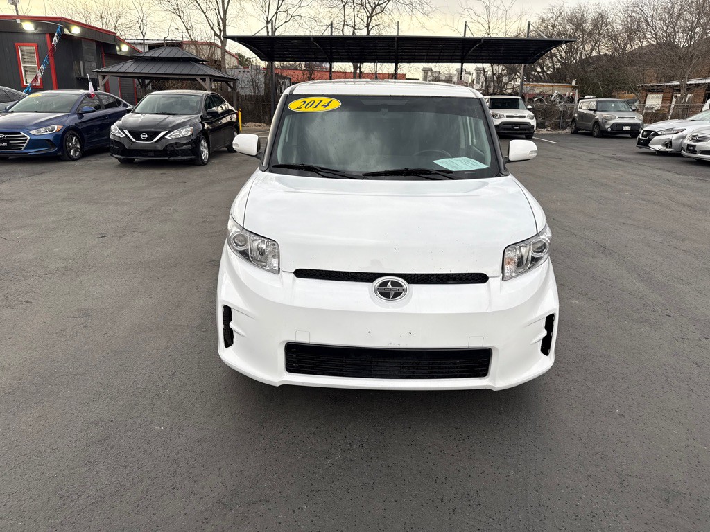 2014 Scion xB Image 8