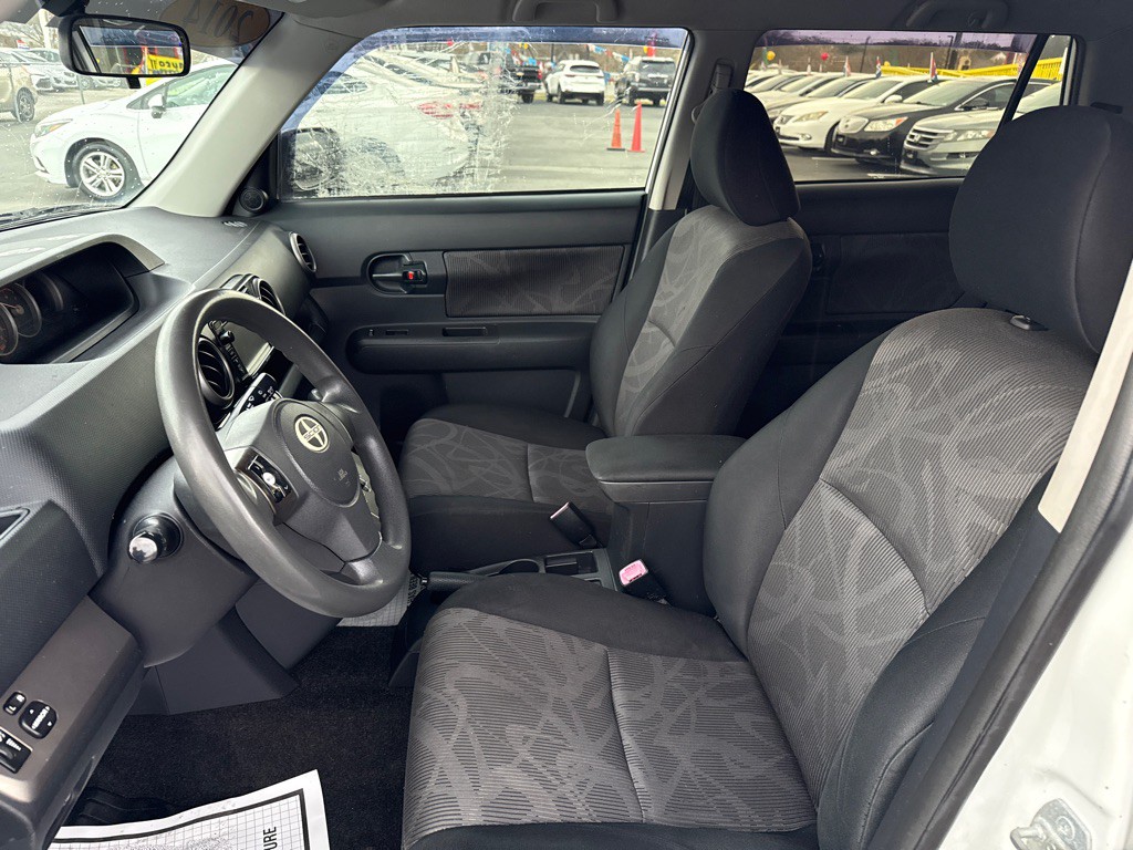 2014 Scion xB Image 10