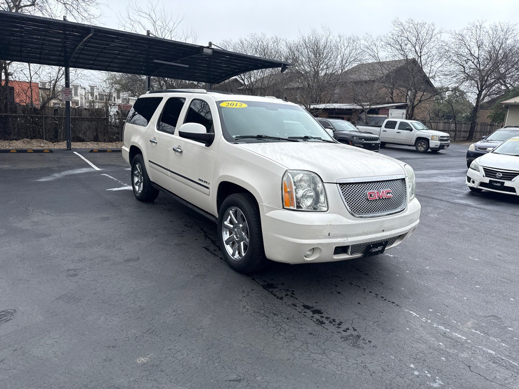 2012 GMC Yukon Image 1
