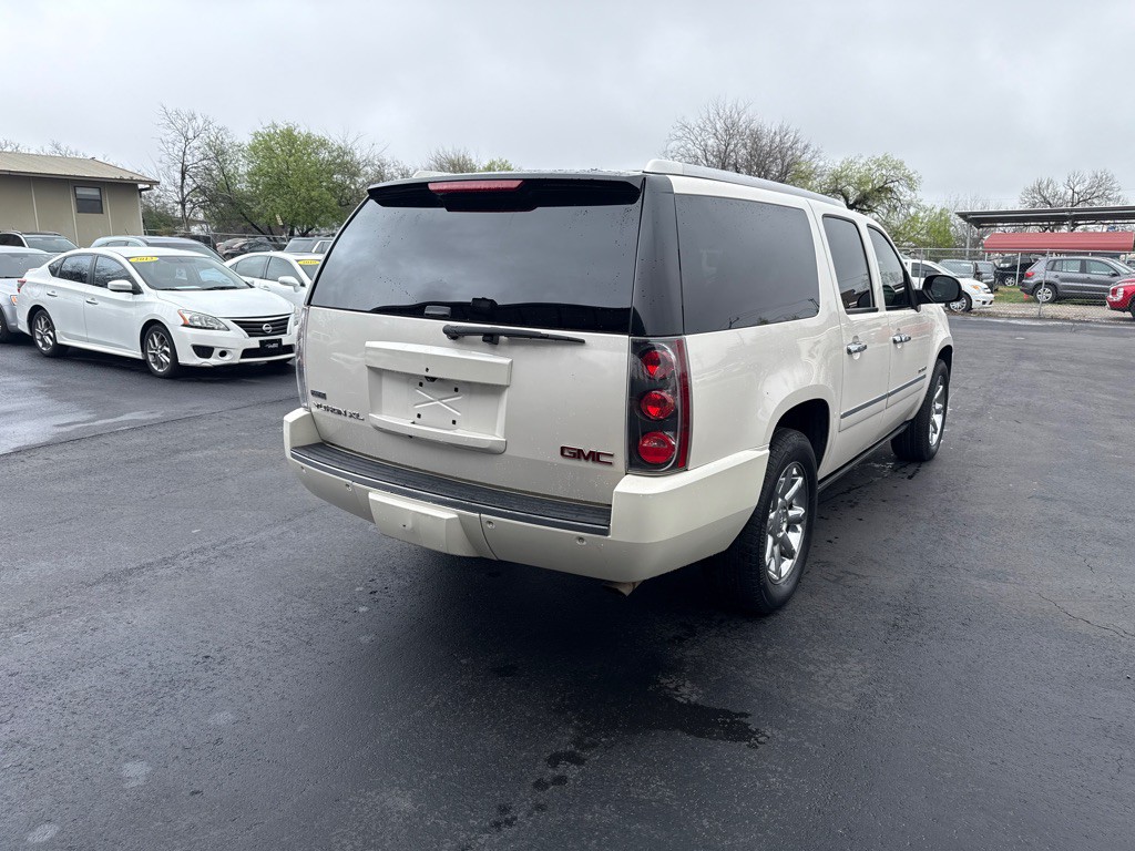 2012 GMC Yukon Image 3