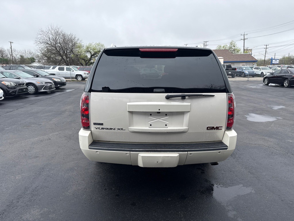 2012 GMC Yukon Image 4